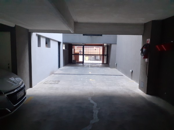 Dúplex con cochera y 2 balcones