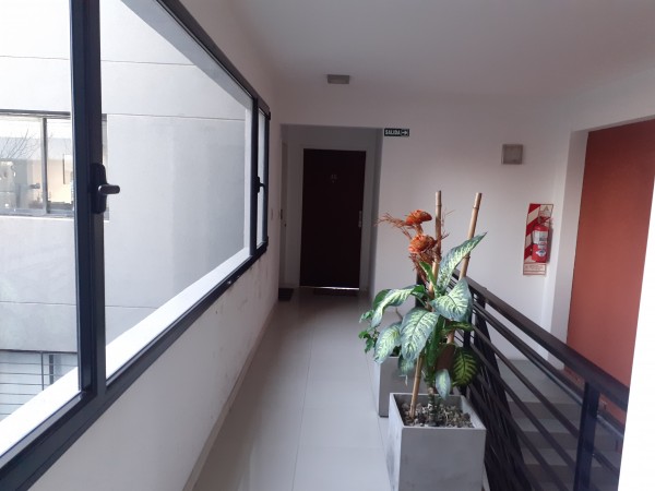Dúplex con cochera y 2 balcones