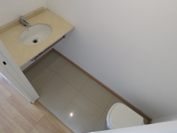 Dúplex con cochera y 2 balcones