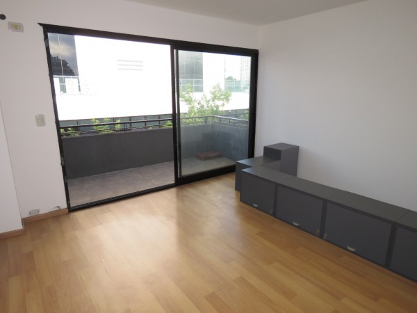 Dúplex con cochera y 2 balcones