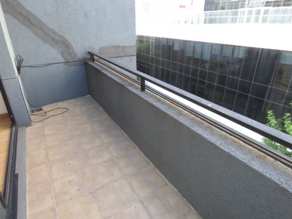 Dúplex con cochera y 2 balcones