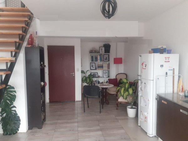 Dúplex con cochera y 2 balcones