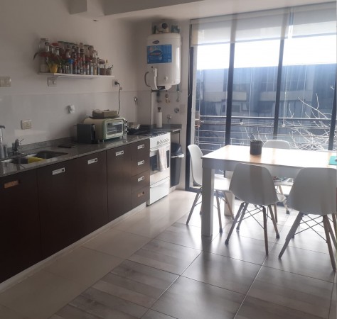 Dúplex con cochera y 2 balcones
