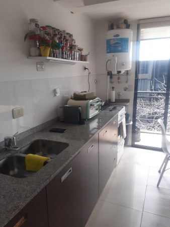 Dúplex con cochera y 2 balcones