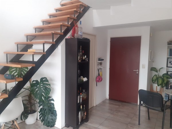 Dúplex con cochera y 2 balcones