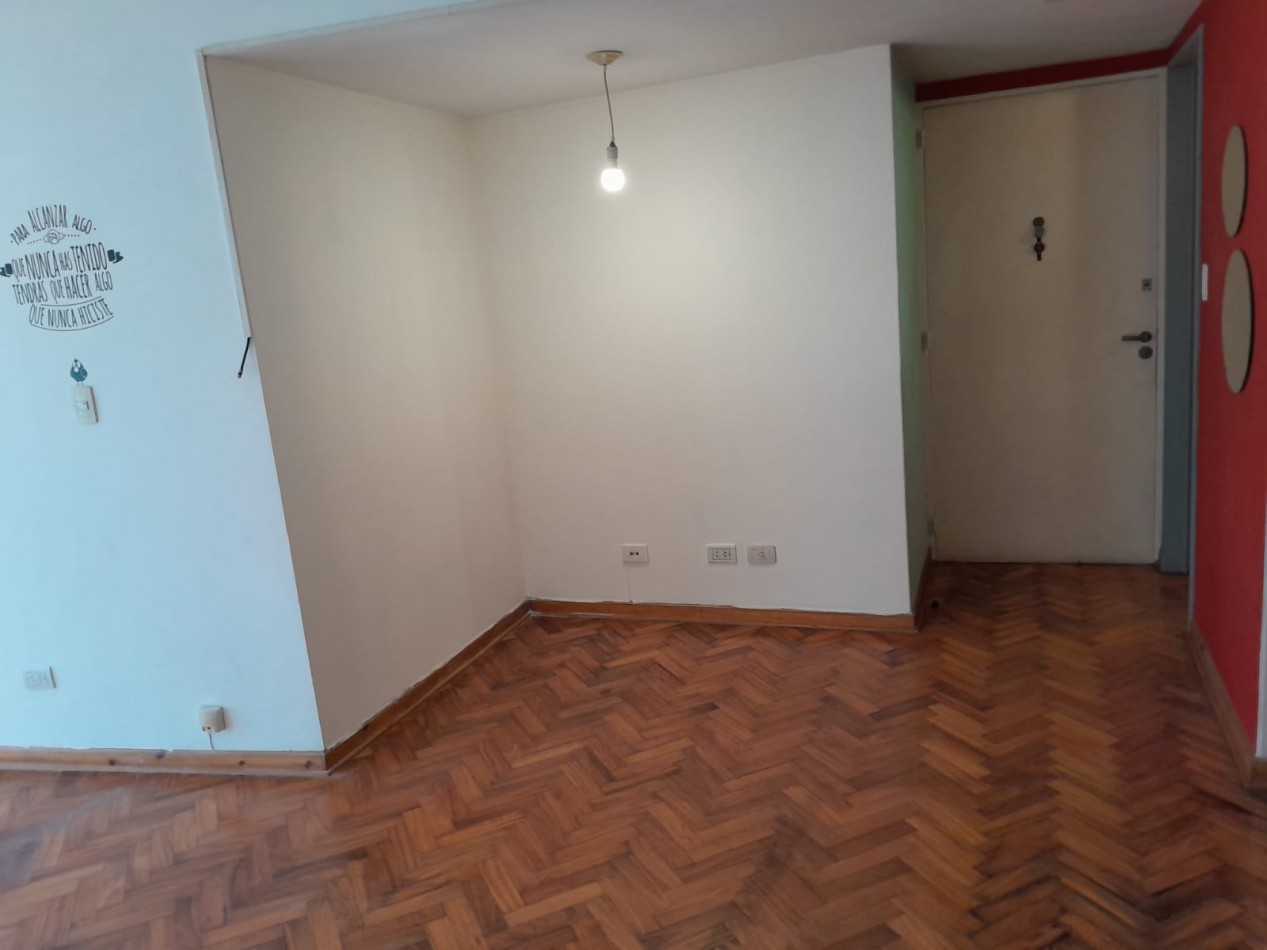 Amplio Monoambiente con balcon