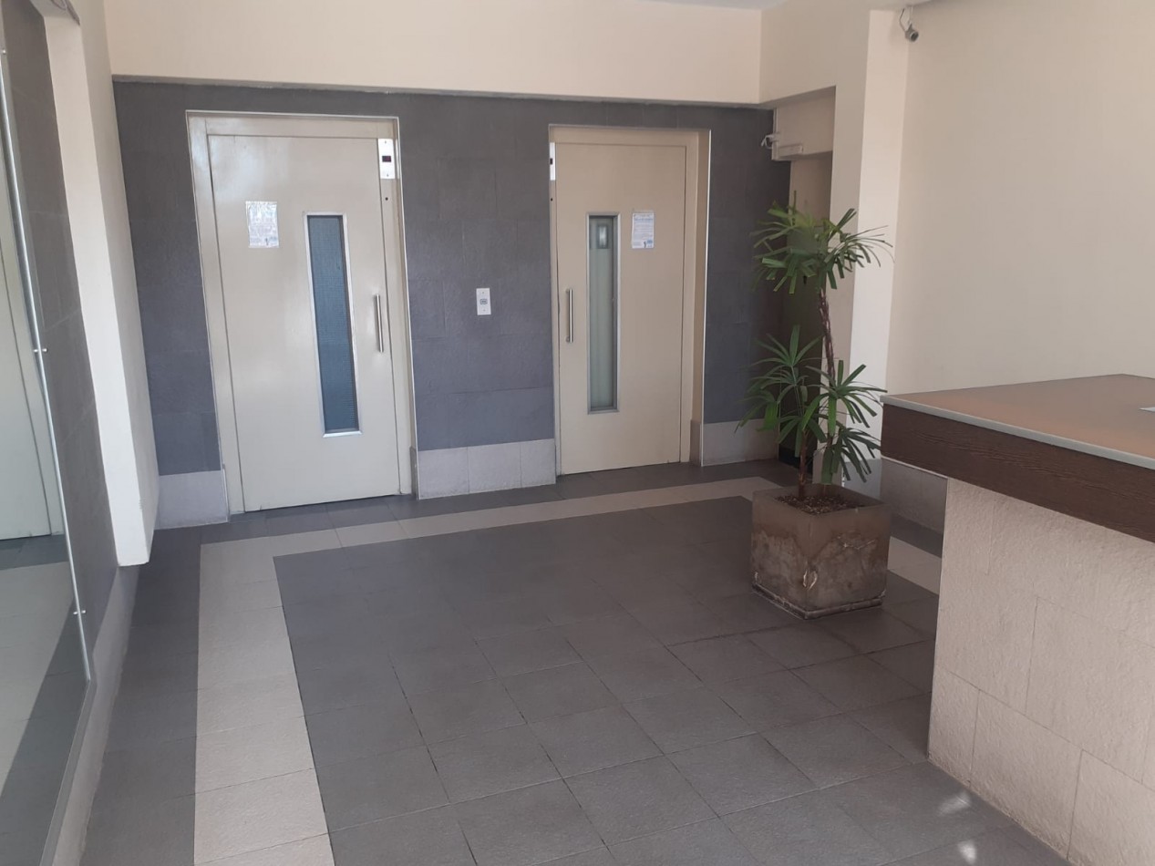 3 ambientes con balcon, todo luz y sol. Vista abierta