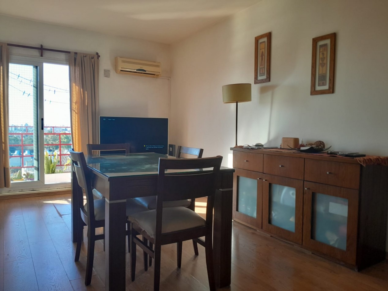 3 ambientes con balcon, todo luz y sol. Vista abierta