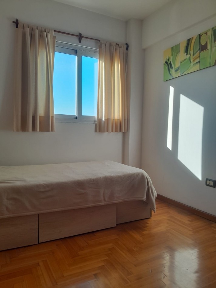 3 ambientes con balcon, todo luz y sol. Vista abierta