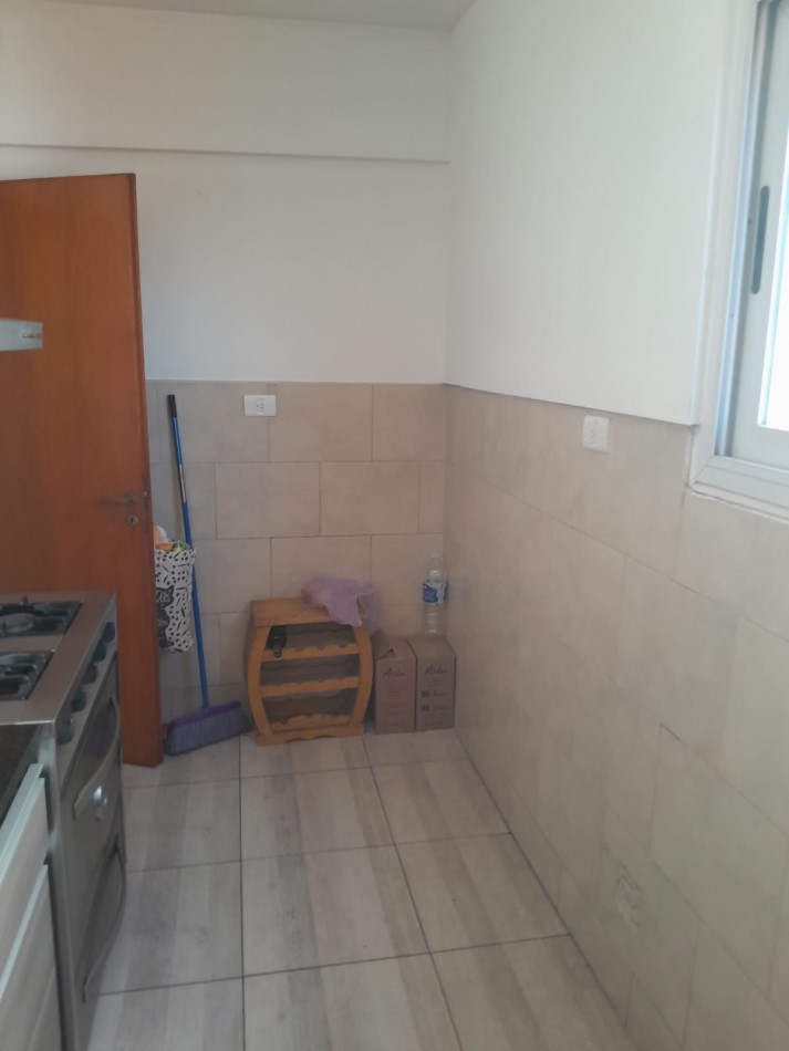 3 ambientes con balcon, todo luz y sol. Vista abierta