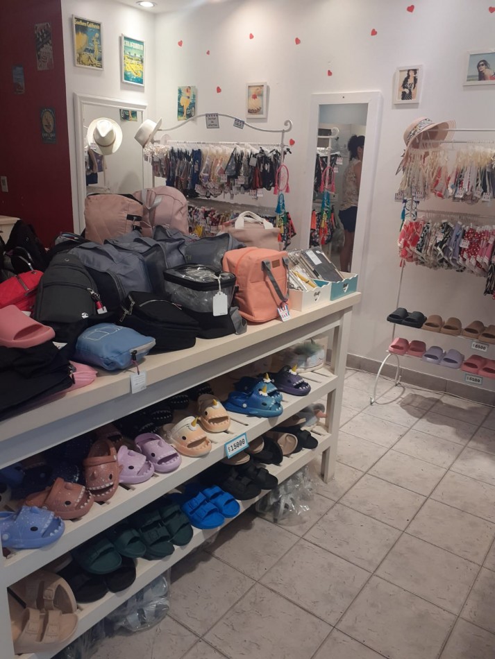 Local en alquiler en Laprida y Arenales