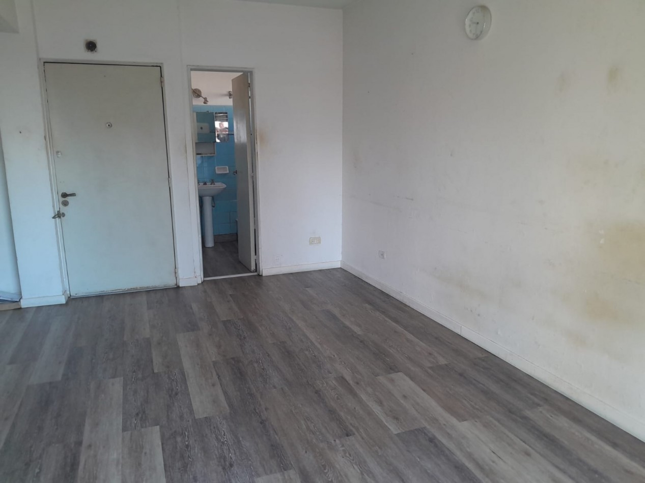 Monoambiente con balcon