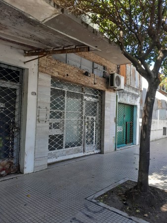 Artigas entre A.Jonte y Biarritz. A la calle