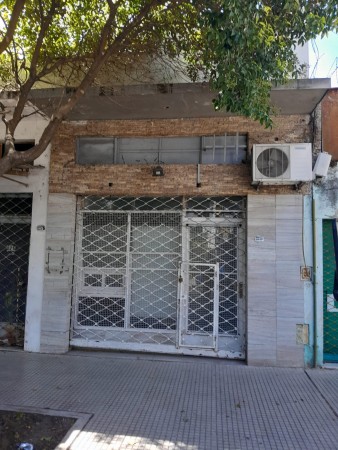 Artigas entre A.Jonte y Biarritz. A la calle