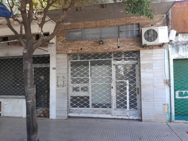 Artigas entre A.Jonte y Biarritz. A la calle