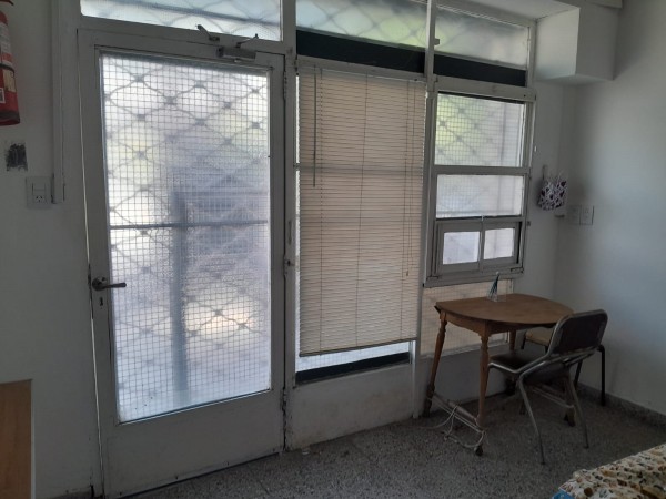 Artigas entre A.Jonte y Biarritz. A la calle