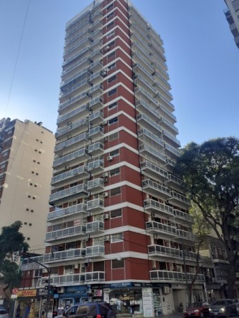 3 ambientes y gran balcon 