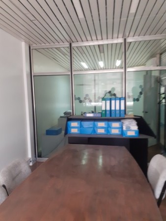 Oficina en Monserrat