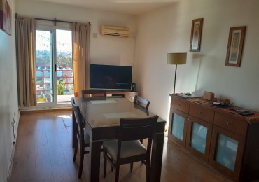 3 ambientes con balcon, todo luz y sol. Vista abierta